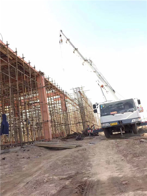 集宁区吊车作业的安全注意事项有哪些？